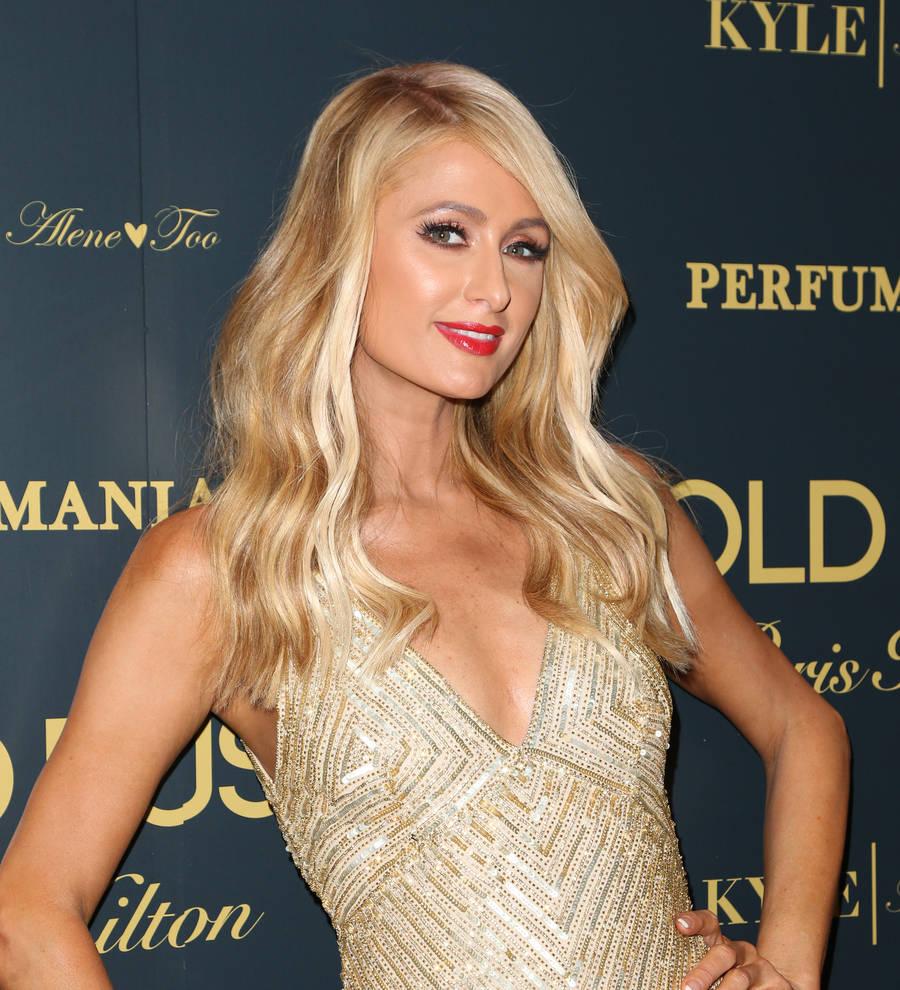 Paris Hilton walks the runway in Milan
