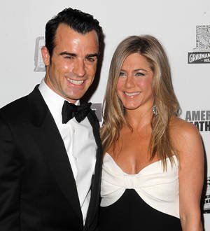 Jennifer Aniston's toe broken by Justin Theroux