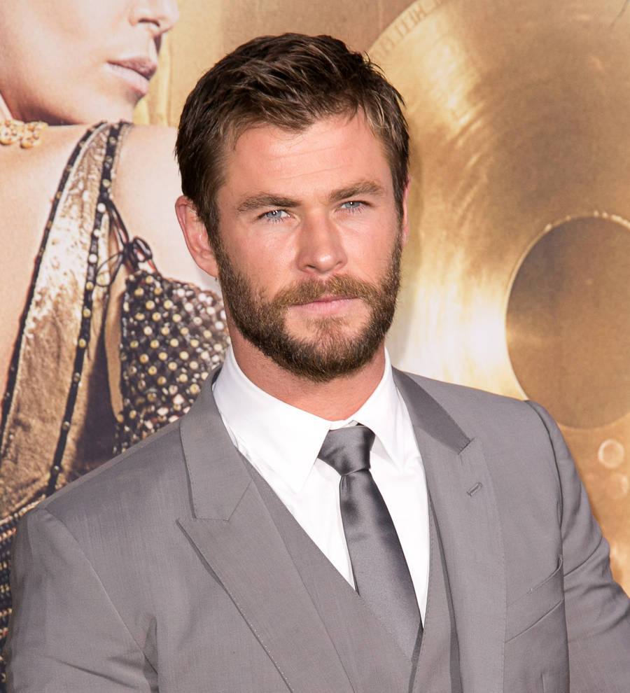 Chris Hemsworth rewards teen for returning wallet