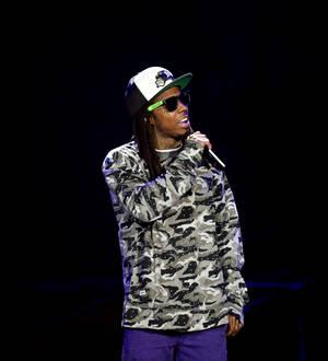 Lil Wayne gig starts badly as rapper dodges beer bottle