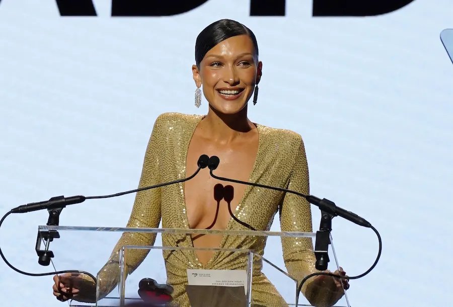 How To Read Like Bella Hadid!