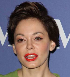 Rose McGowan engaged