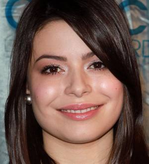 Miranda Cosgrove Thrills Young Cancer Patient