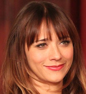 Rashida Jones and Zosia Mamet writing columns for Glamour
