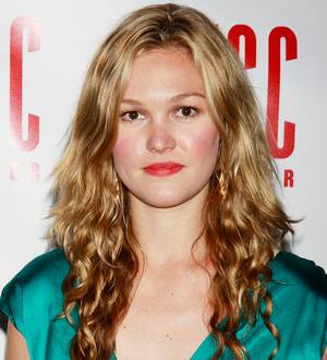 Julia Stiles Blasts Michael C. Hall Romance Reports