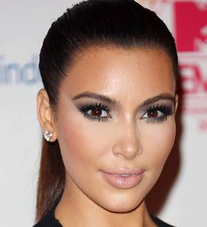 Kim Kardashian apologizes for Israel/Palestine tweets