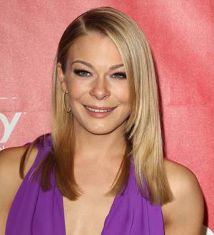 LeAnn Rimes suffering from painful jaw condition
