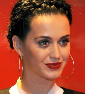 Katy Perry receives TV apology from Barbara Walters