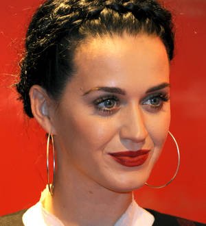 Katy Perry receives TV apology from Barbara Walters