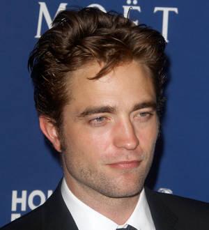 Robert Pattinson dating rising British singer - report