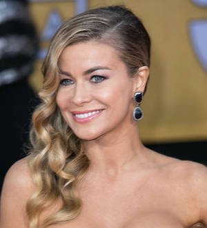 Carmen Electra clears closet for charity