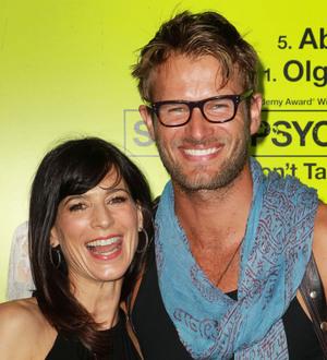 Perrey Reeves 'dating Resident Evil hunk'