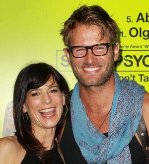 Perrey Reeves 'dating Resident Evil hunk'