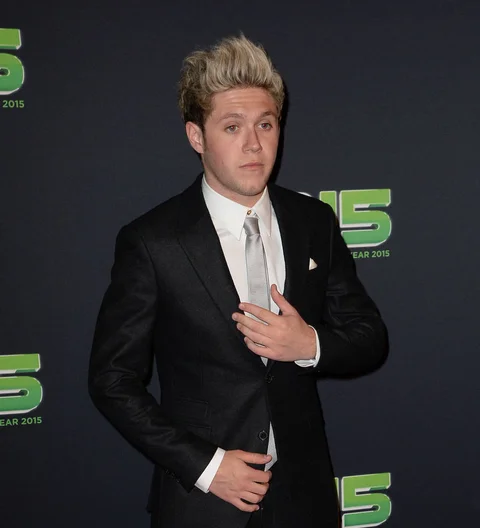 Niall Horan has No Control urinating in public