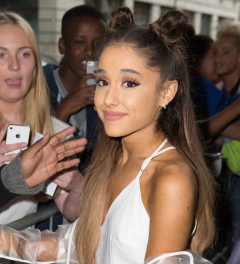 Ariana Grande becomes the face of Lipsy
