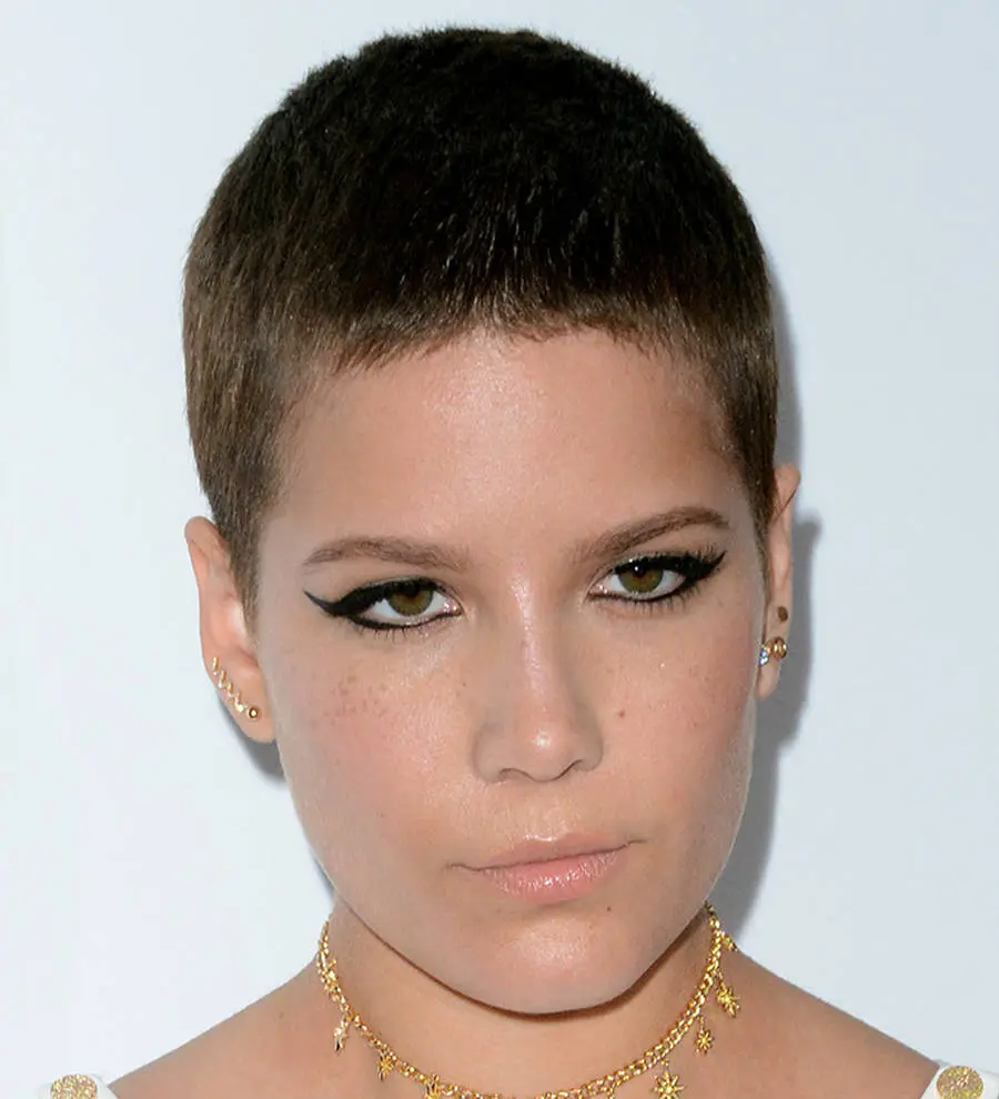 Halsey donates to Planned Parenthood