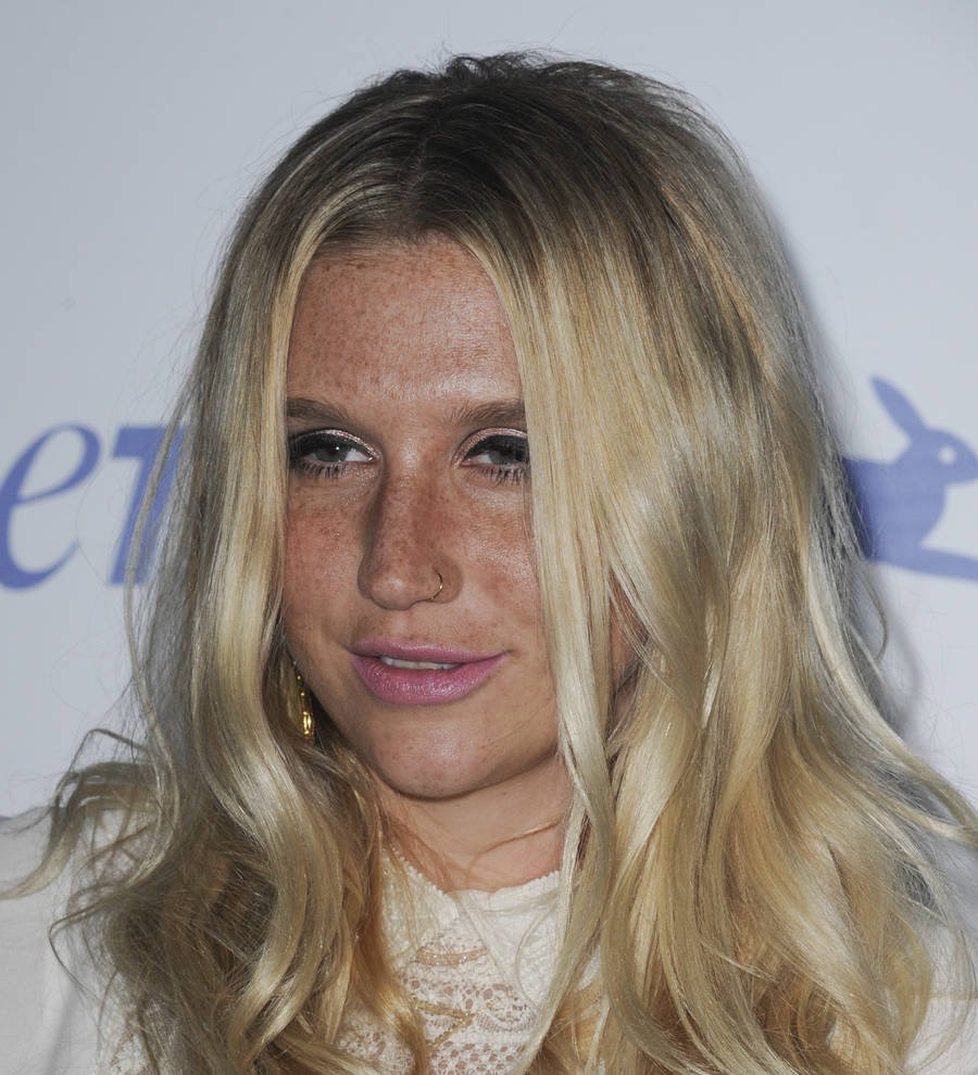 Lorde & Lily Allen offer up support to devastated Kesha after legal loss