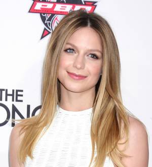 Star-studded Supergirl pilot picked up to series