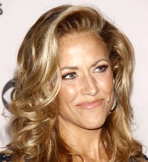 Sheryl Crow suffers eye injury in tennis match with kids