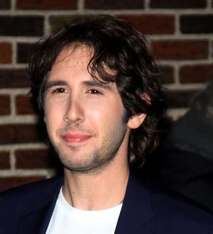 Josh Groban finds it 'difficult' to date