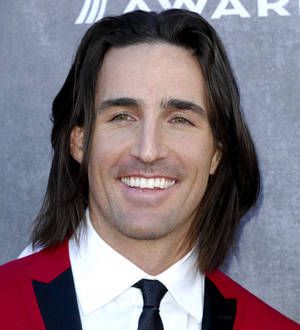 Jake Owen kicks out fan over concert bust-up