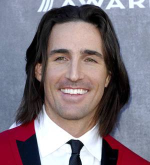 Jake Owen kicks out fan over concert bust-up