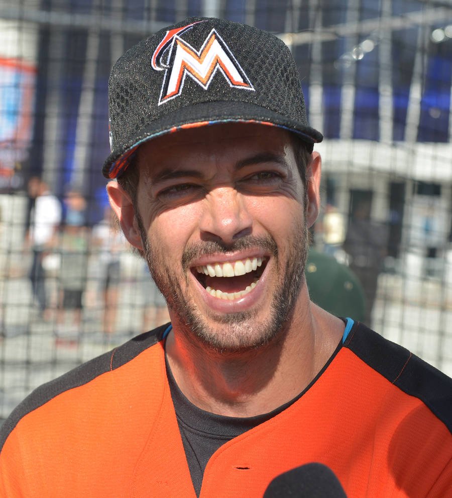 William Levy & Miles Teller lead National team to victory in celebrity softball clash
