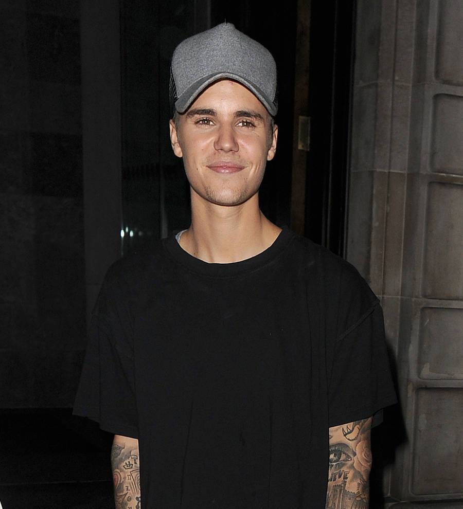 San Francisco officials angry at Justin Bieber sidewalk graffiti