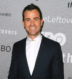 Justin Theroux was a circus snow cone vendor
