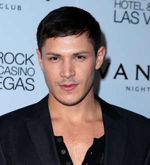 Twilight star Alex Meraz's wife pregnant