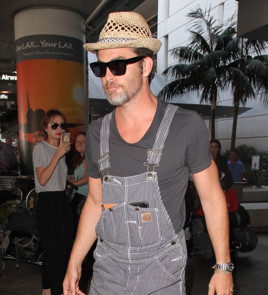 'Super handsome' Chris Pine adopts a rescue dog