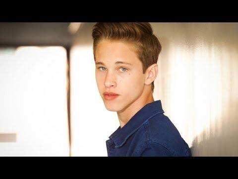 Ryan Beatty Picks Out His Teen Choice Awards Ensemble!
