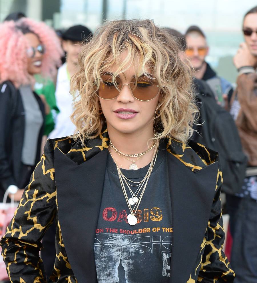 Rita Ora pushes second album back to 2018