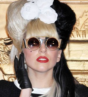 Lady Gaga and Cher to record duet