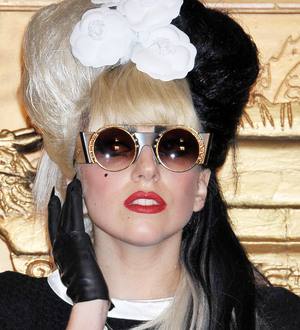 Lady Gaga and Cher to record duet