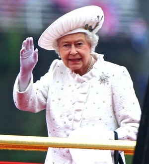 Queen Elizabeth II's Diamond Jubilee flotilla lands new world record
