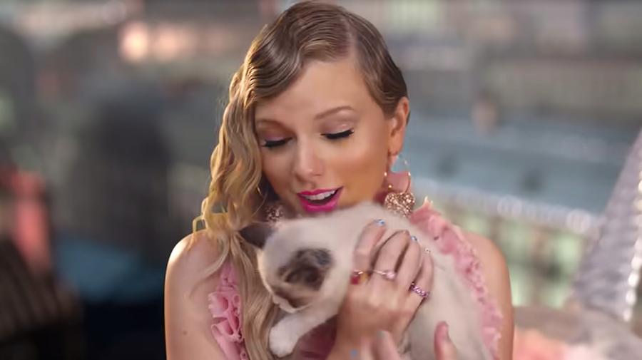 5 Celebrities and Their PURR-fect Cats!