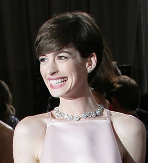 Anne Hathaway opens up about 2013 Oscars dress drama