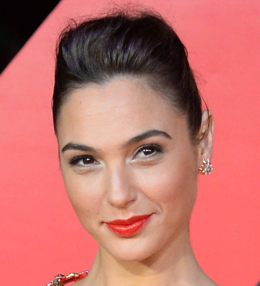 Gal Gadot picks Halle Berry as Wonder Woman love interest