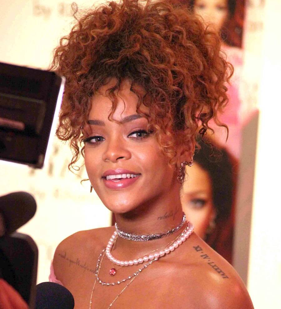 Rihanna auctioning off 2014 Christmas tree at Diamond Ball charity event