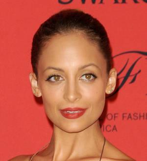 Stars turn out for glitzy fashion awards