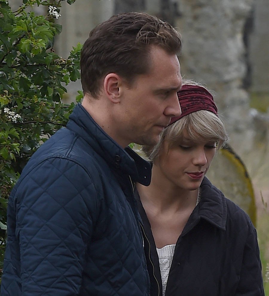 Taylor Swift and Tom Hiddleston enjoy a Roman holiday