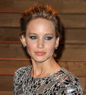 Jennifer Lawrence & Nicholas Hoult agree to ignore each other when they're working