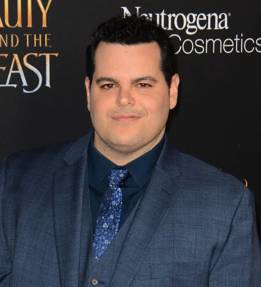 Josh Gad surprises Beauty and the Beast moviegoers