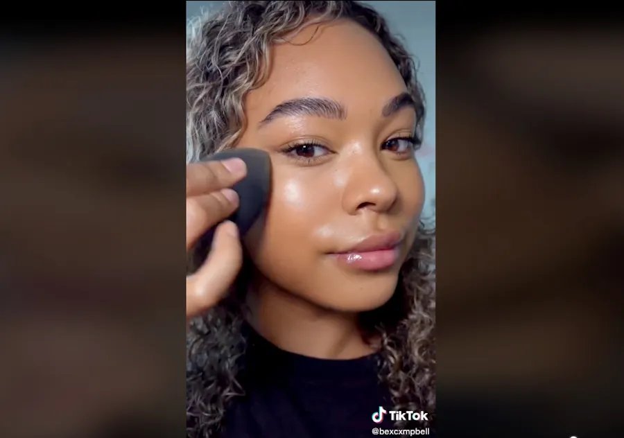 How To Achieve The Trendy "Cloud Skin" Makeup Look!