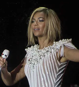 Beyonce embroiled in TV dispute over V Festival coverage