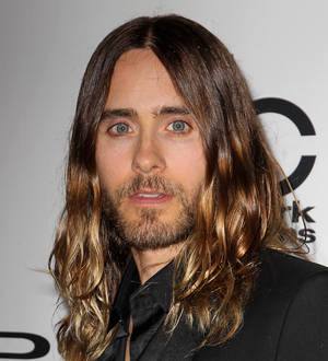 Jared Leto refuses to rush in accepting prize at Hollywood Film Awards