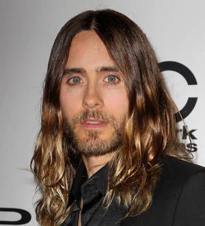 Jared Leto refuses to rush in accepting prize at Hollywood Film Awards