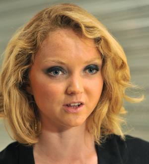Lily Cole plays chess with former world champ
