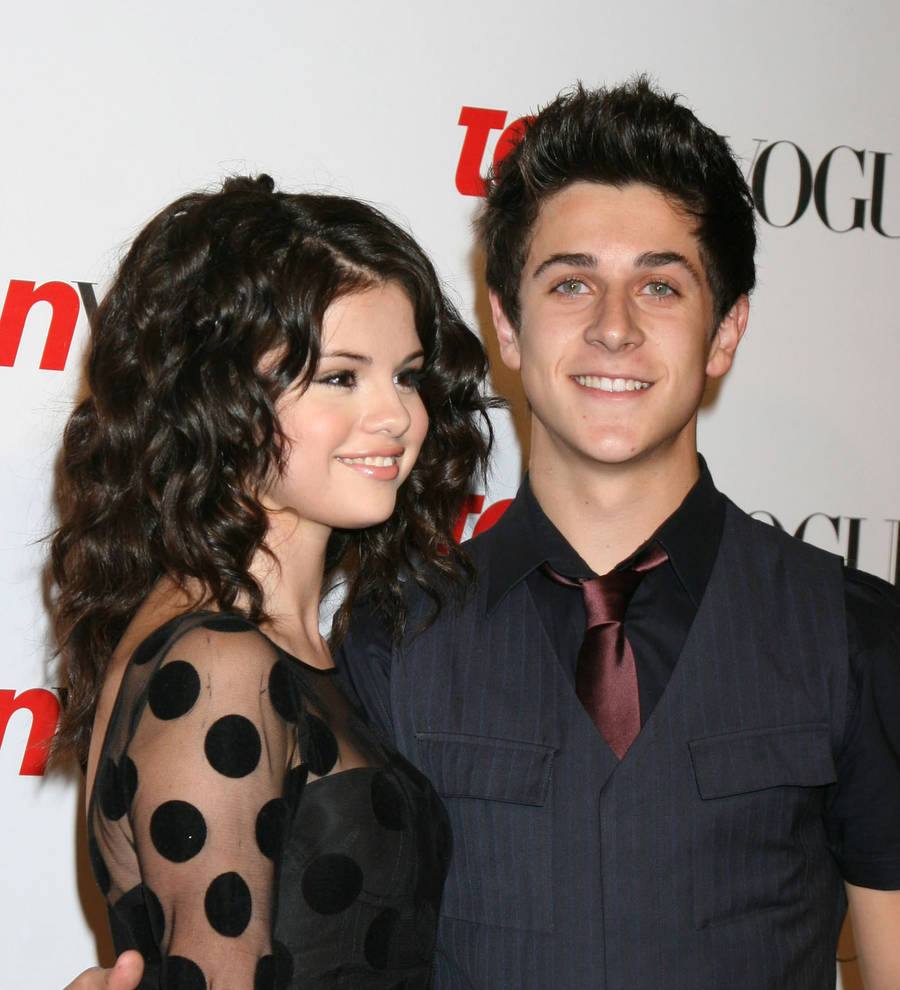 Selena Gomez watches former co-star David Henrie tie the knot